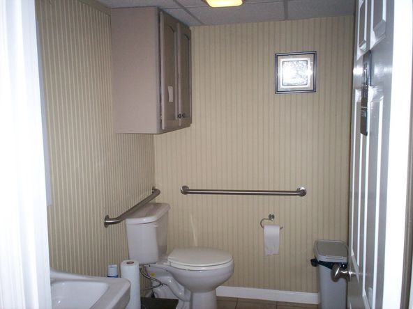 Office For Lease: 311 W Lee St, Athens, AL 35611